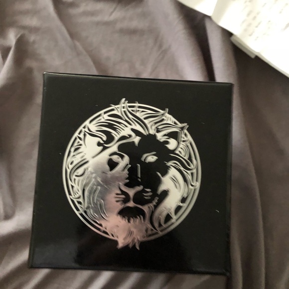 Versace versus black watch - Picture 5 of 7